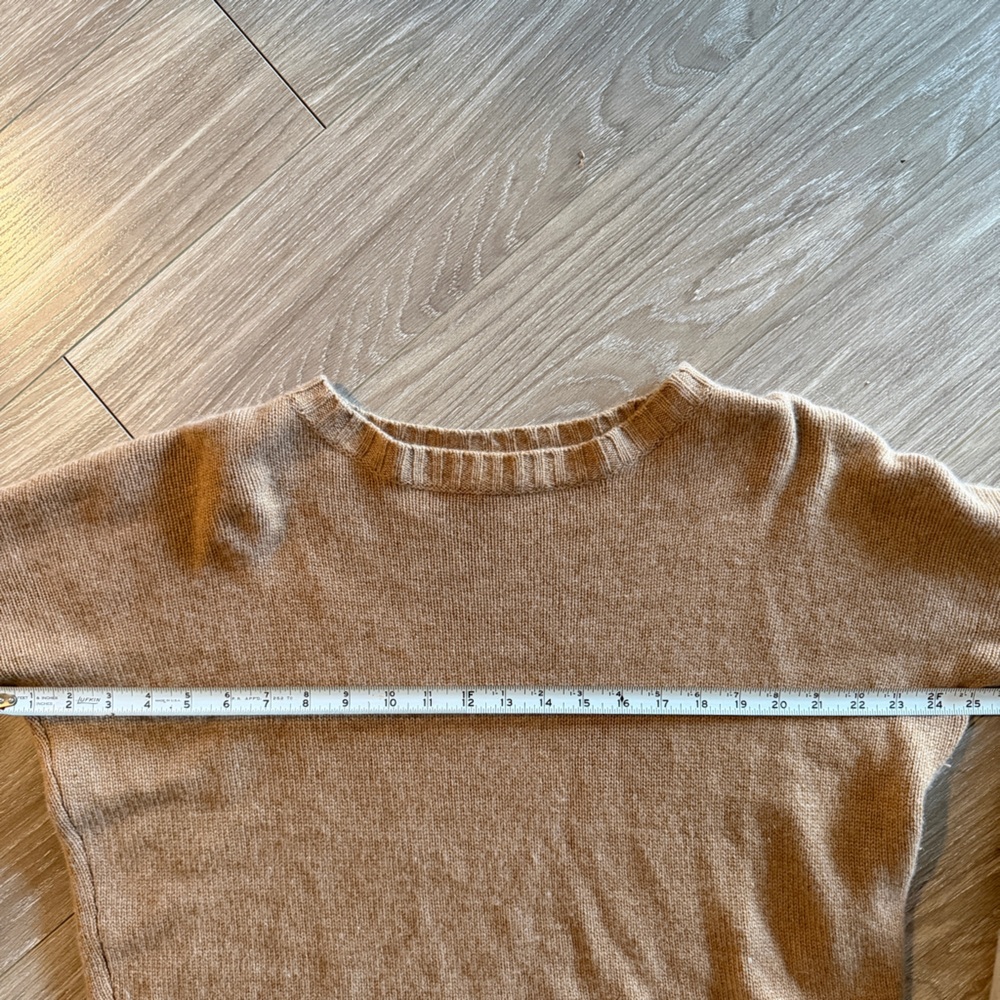 J.crew Italian Cashmere Oversized Dolman 3/4 sleeve sweater tan size small - Picture 7 of 7
